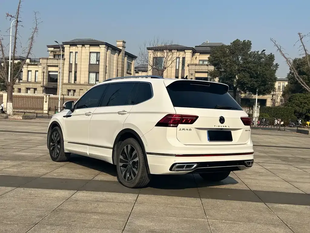 Volkswagen Tiguan L — фото 2