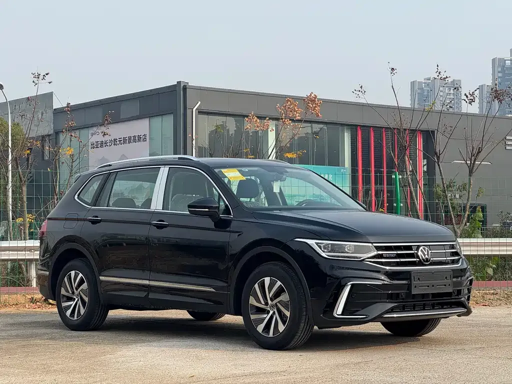 Volkswagen Tiguan L New Energy — фото 4