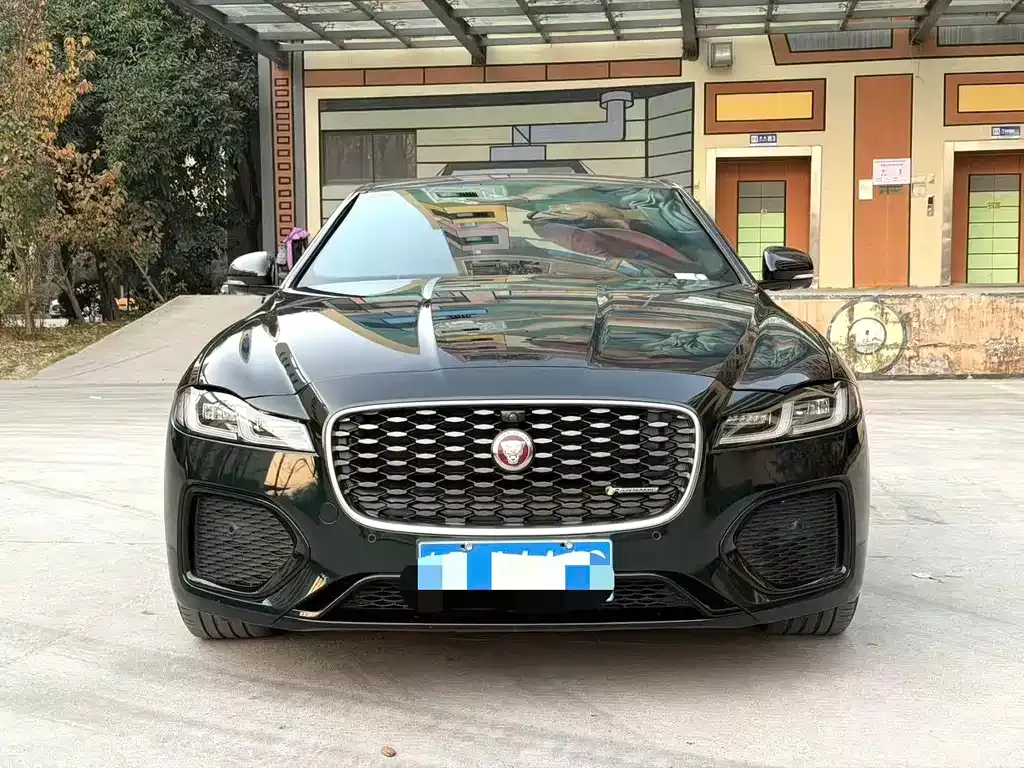 Jaguar XFL — фото 1