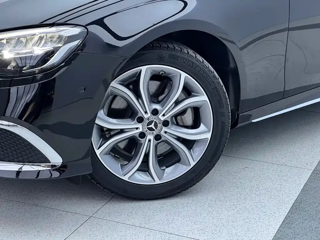 Mercedes-Benz E-Class — фото 10