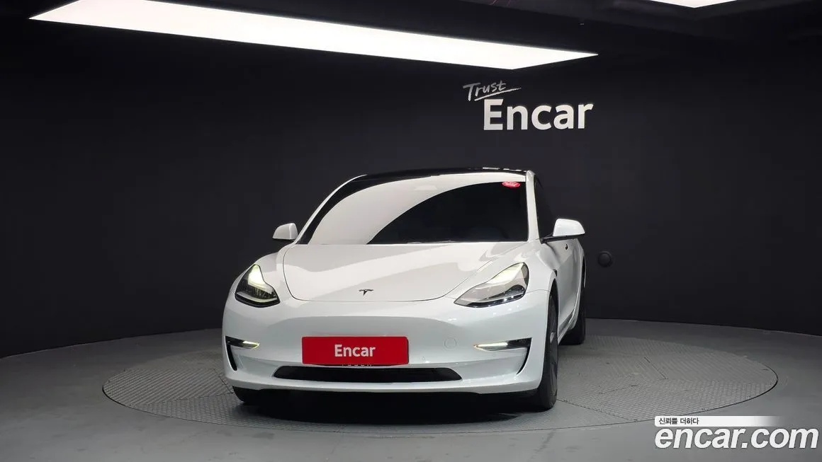 Tesla Model 3 — фото 10