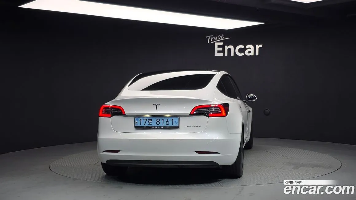 Tesla Model 3 — фото 4
