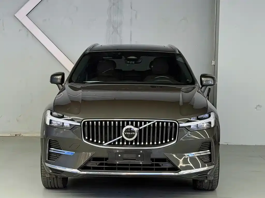 Volvo XC60 — фото 7