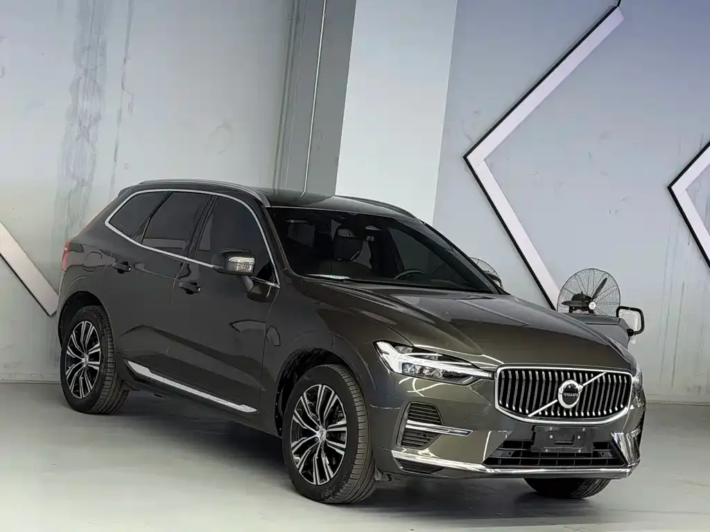 Volvo XC60 — фото 6