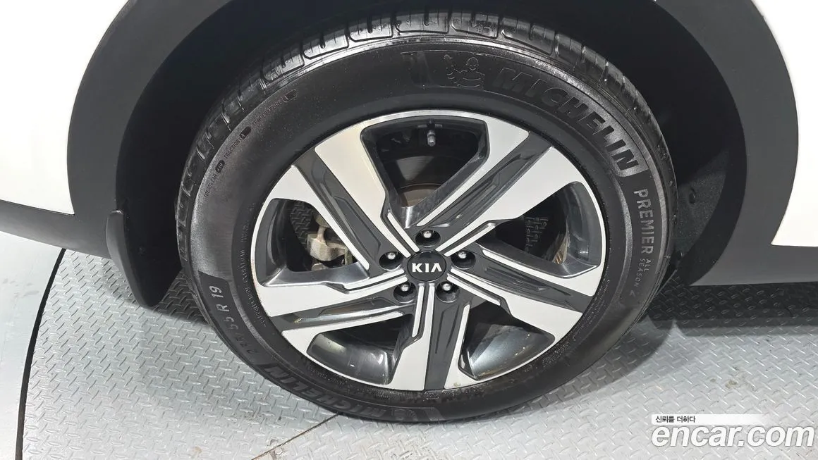 Kia Sorento — фото 10