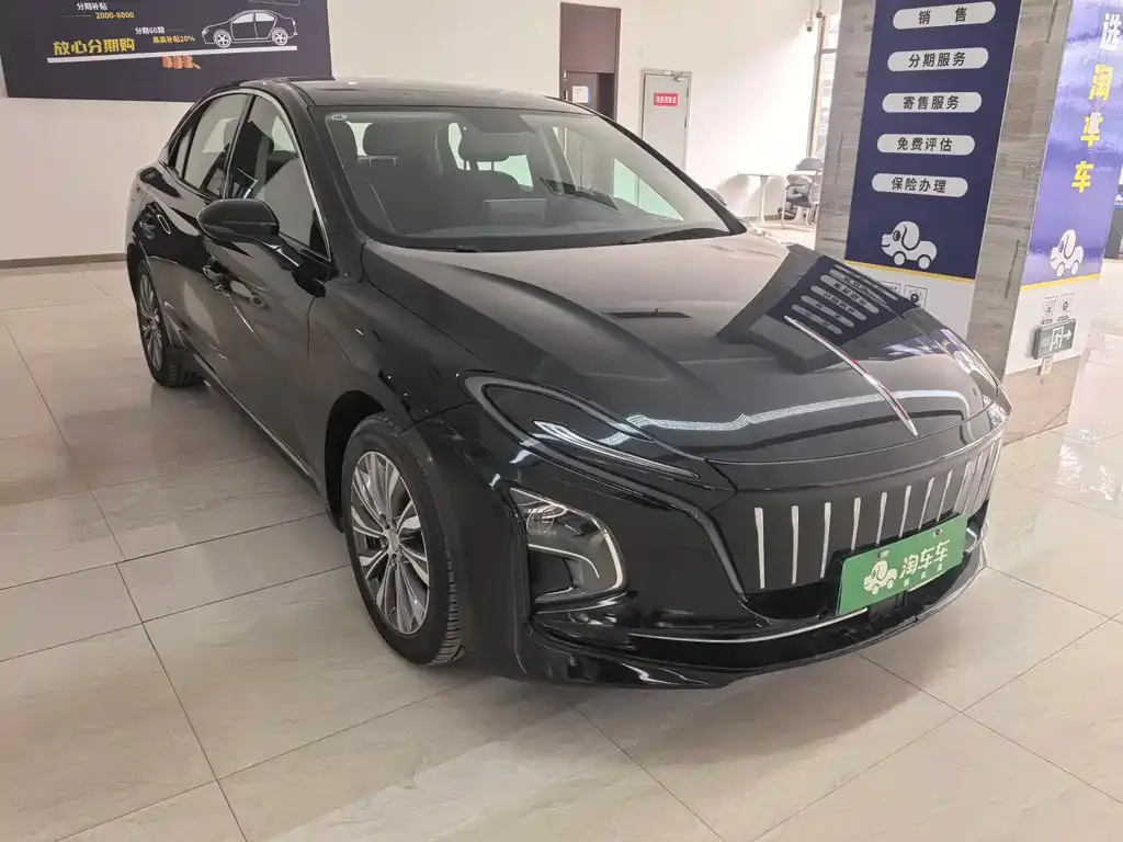 Hongqi E-QM5 — фото 1