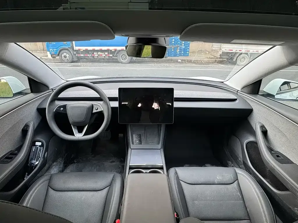 Tesla Model 3 — фото 6