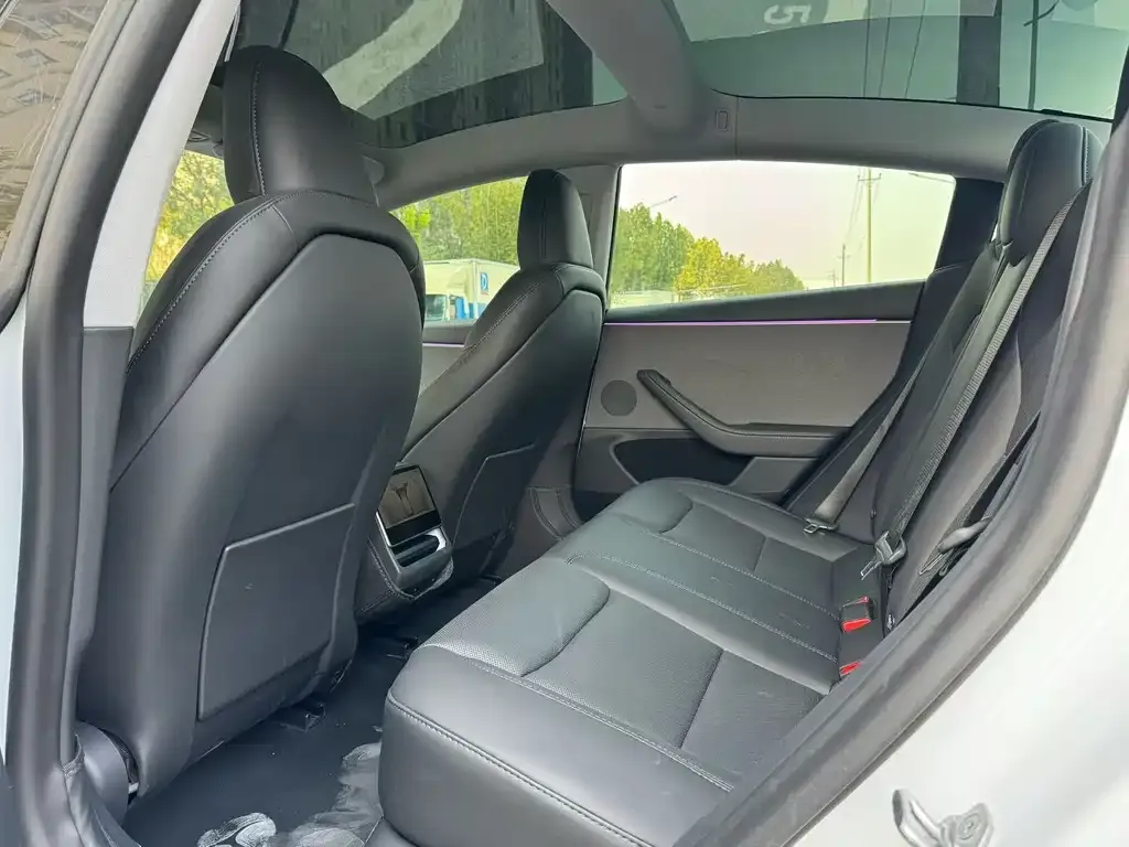 Tesla Model 3 — фото 4