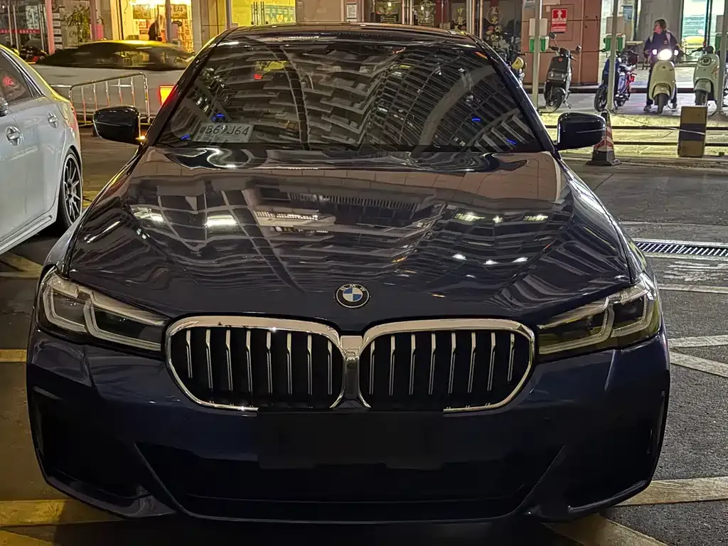 BMW 5 Series — фото 1