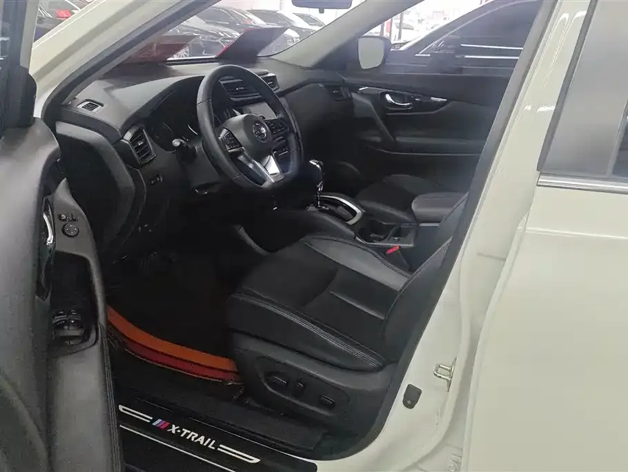 Nissan X-Trail — фото 10