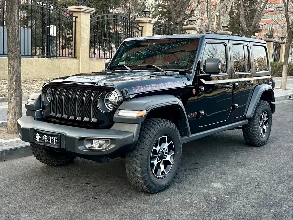 Jeep Wrangler — фото 1