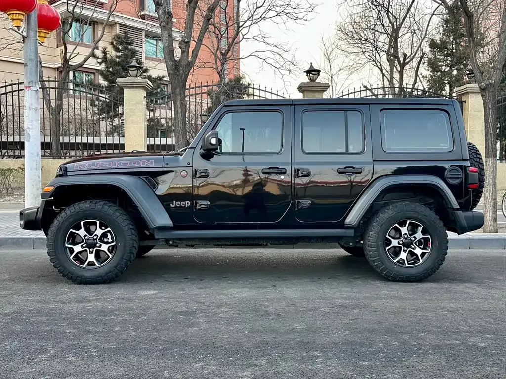Jeep Wrangler — фото 10