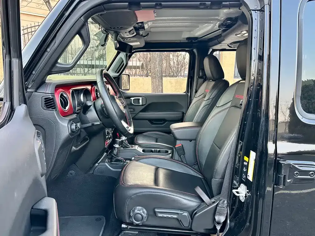 Jeep Wrangler — фото 4