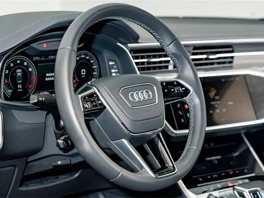 Audi A6L — фото 8