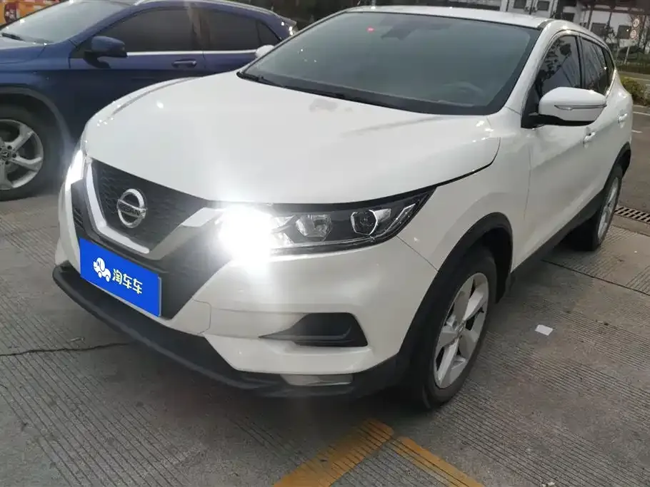 Nissan Qashqai — фото 1