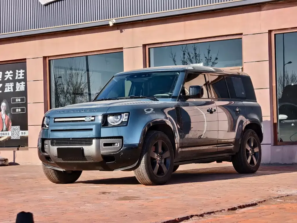 Land Rover Defender — фото 1
