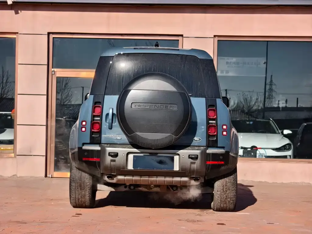 Land Rover Defender — фото 10