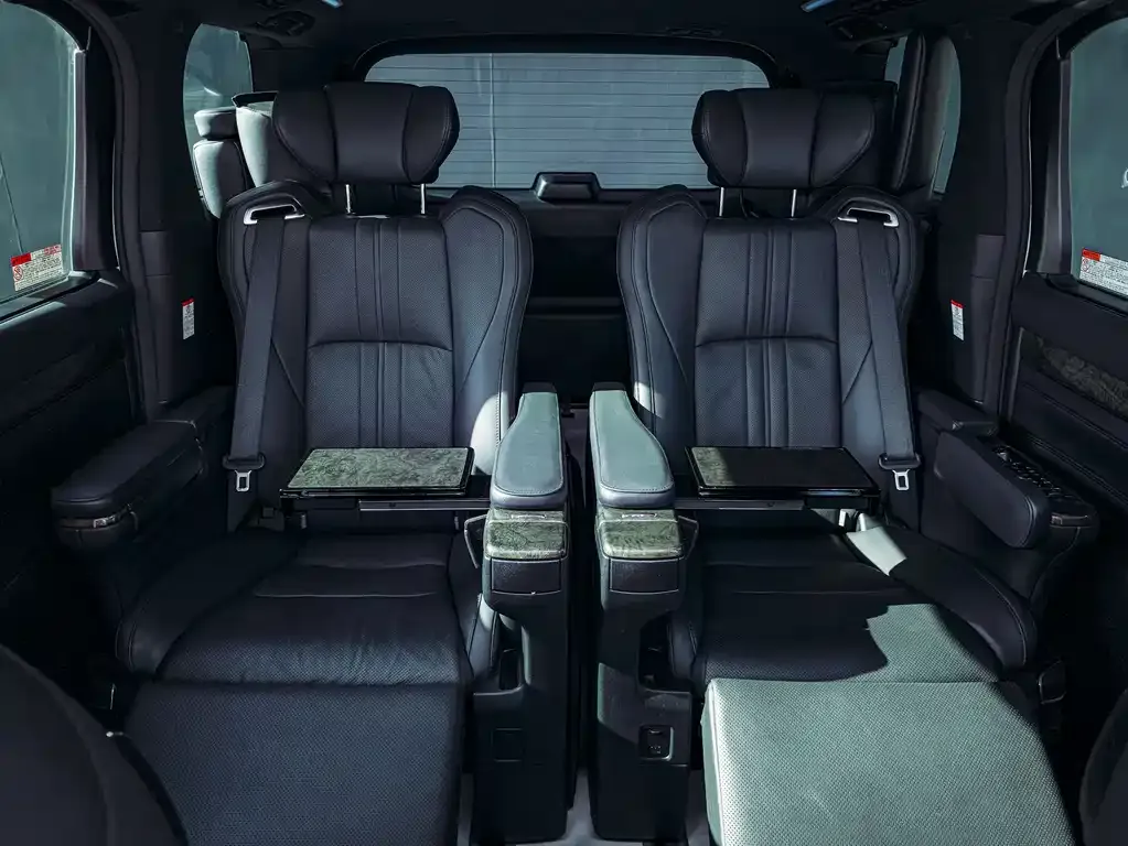 Toyota Alphard — фото 5