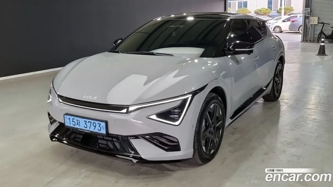 Kia EV6 — фото 1