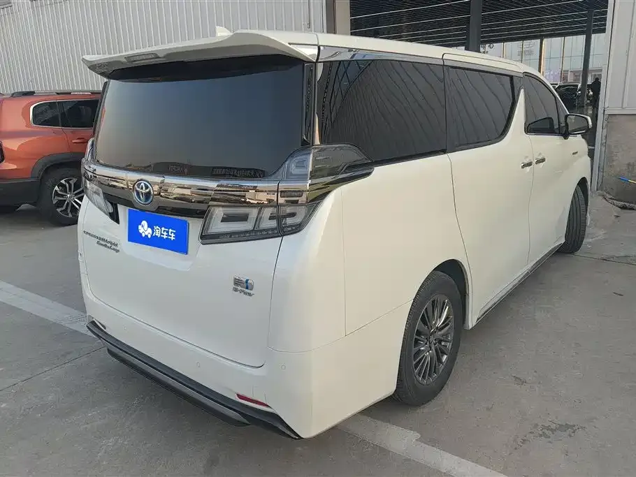 Toyota Vellfire — фото 3