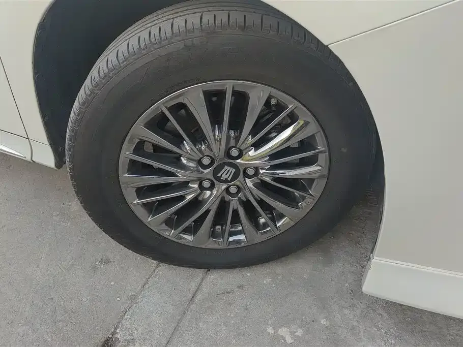 Toyota Vellfire — фото 10