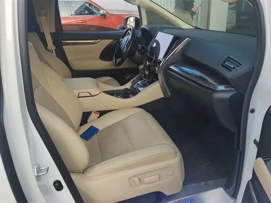 Toyota Vellfire — фото 8