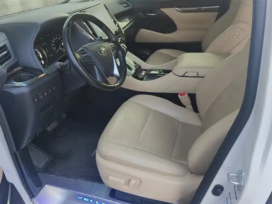 Toyota Vellfire — фото 5