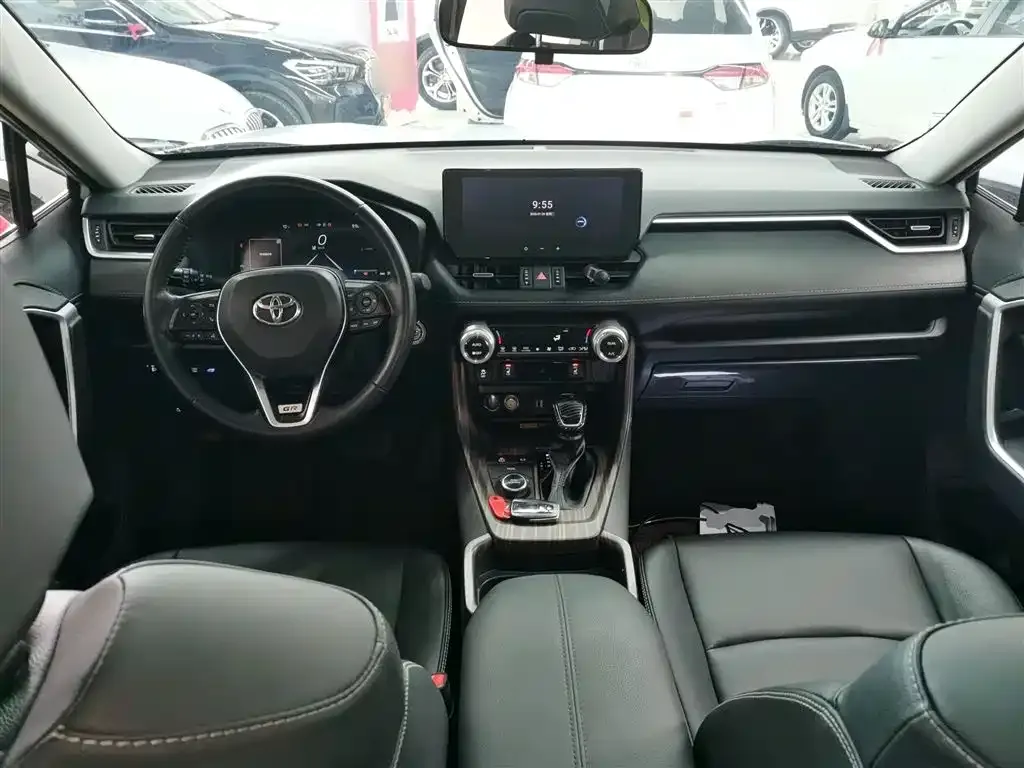 Toyota RAV4 — фото 3