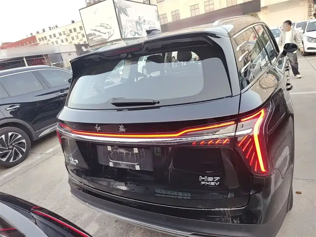 Hongqi HS7 PHEV — фото 10