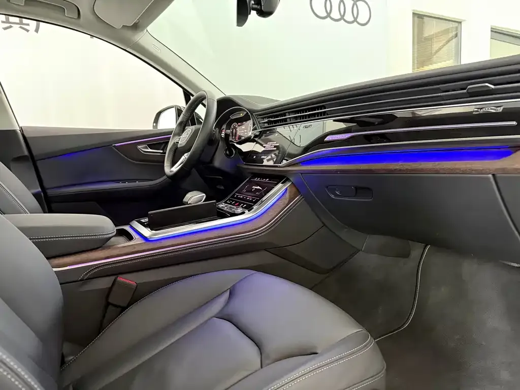 Audi Q7 — фото 9