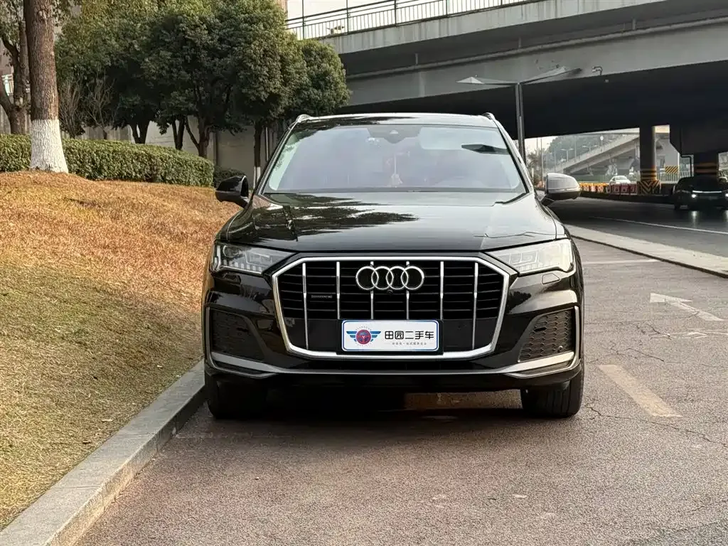 Audi Q7 — фото 9