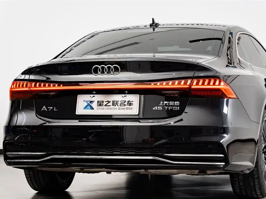 Audi A7L — фото 2