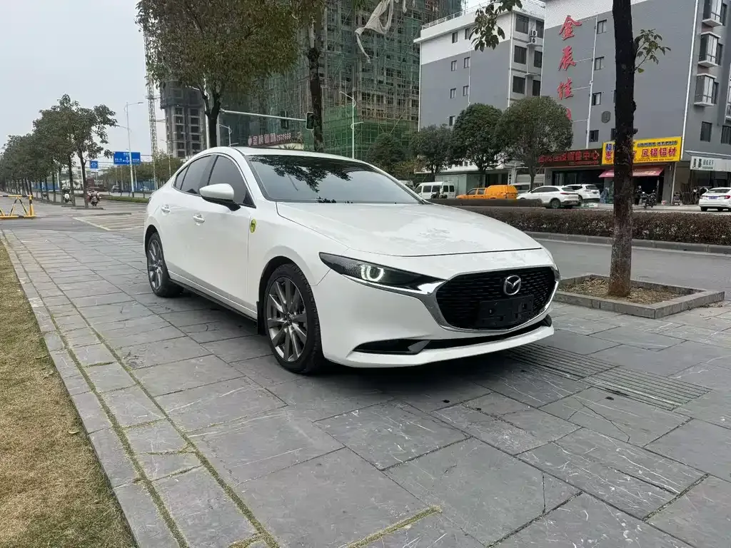 Mazda 3 Axela — фото 4