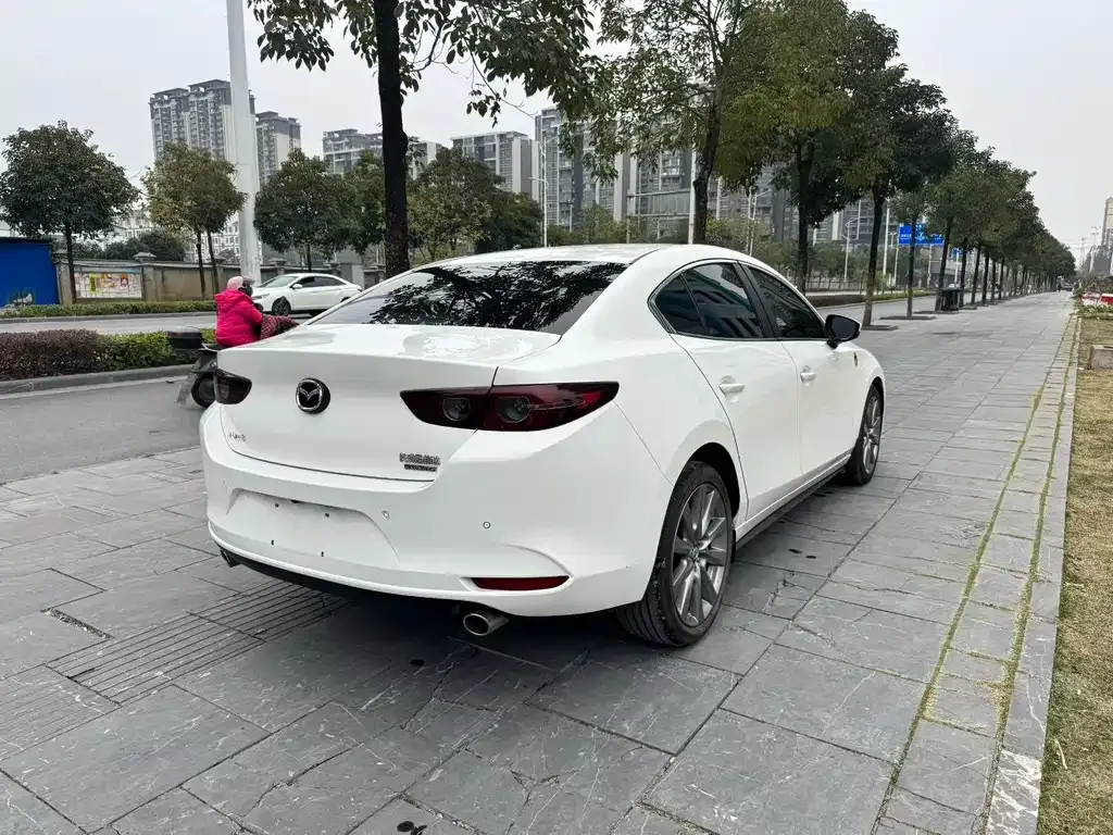 Mazda 3 Axela — фото 9