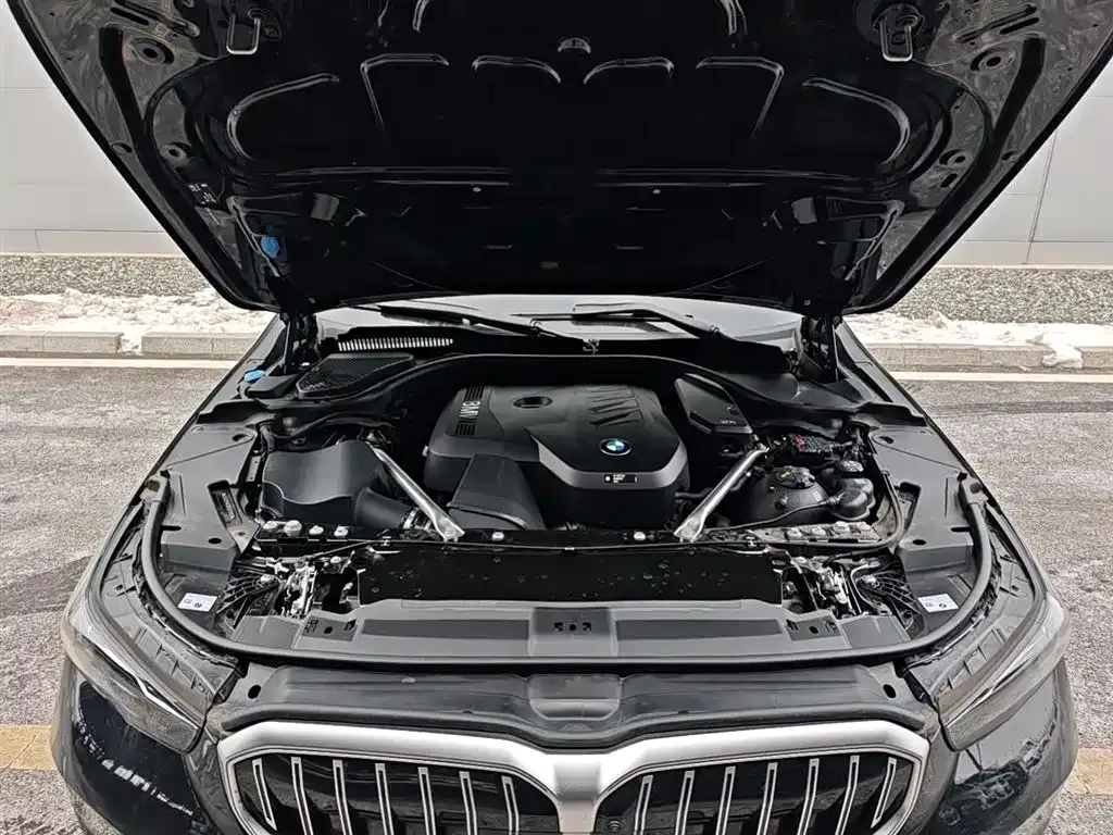 BMW 5 Series — фото 9