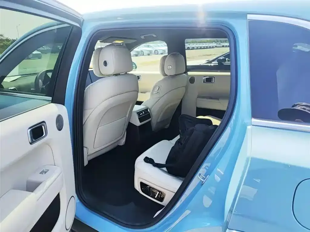 Li Auto L7 — фото 3