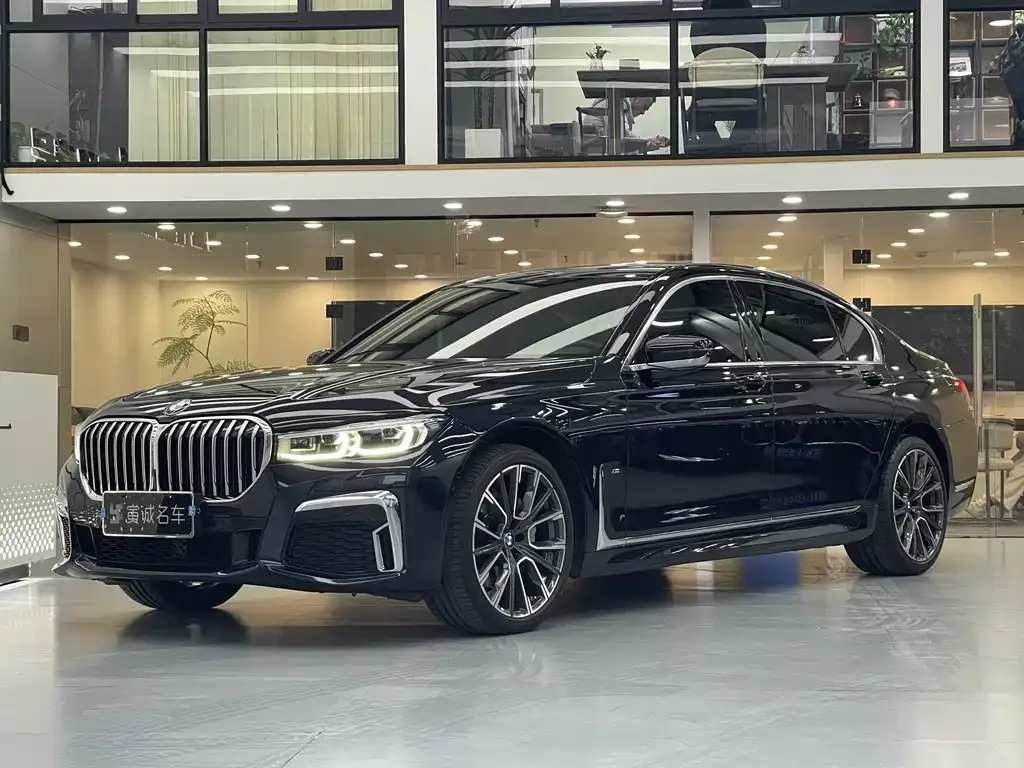 BMW 7 Series — фото 1