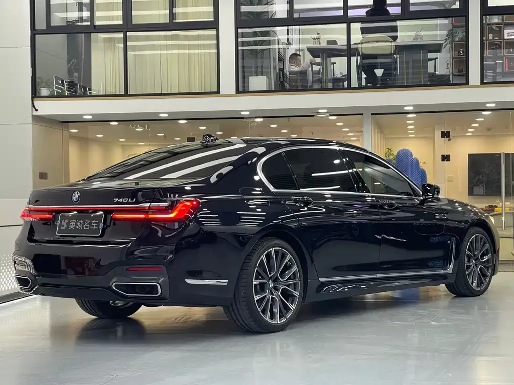BMW 7 Series — фото 4