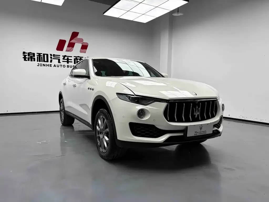 Maserati Levante — фото 2