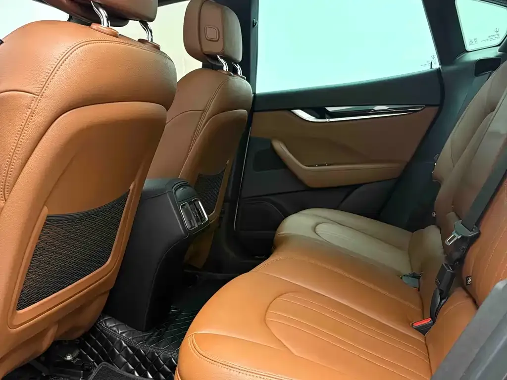Maserati Levante — фото 10