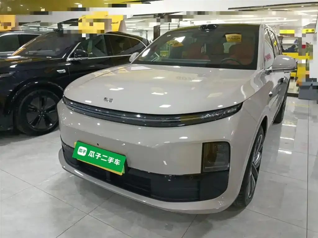 Li Auto L6 — фото 4