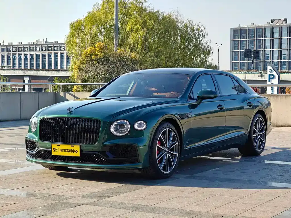 Bentley Flying Spur — фото 1