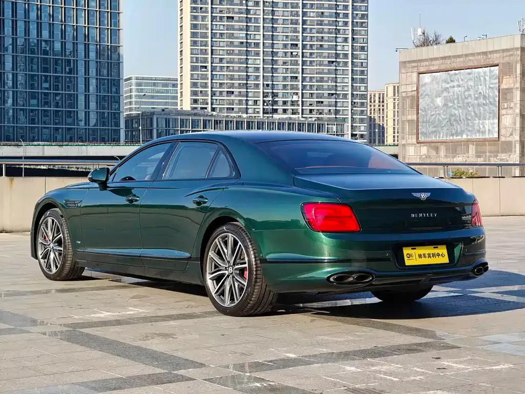 Bentley Flying Spur — фото 6
