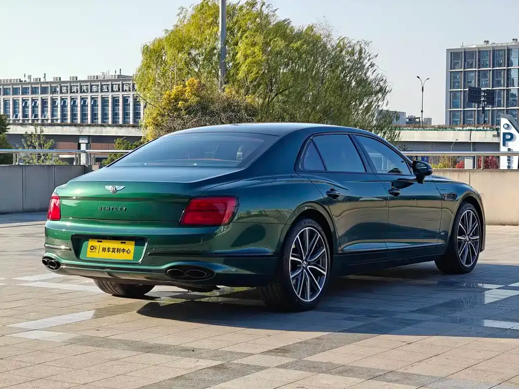 Bentley Flying Spur — фото 8