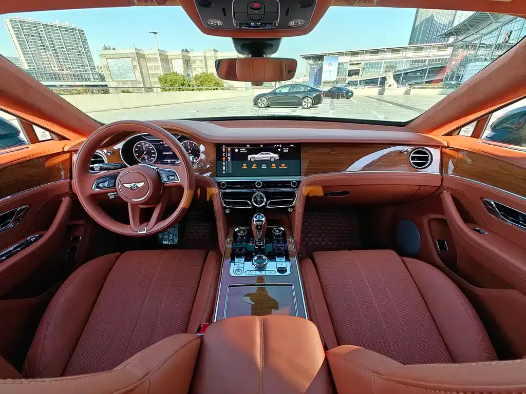 Bentley Flying Spur — фото 4