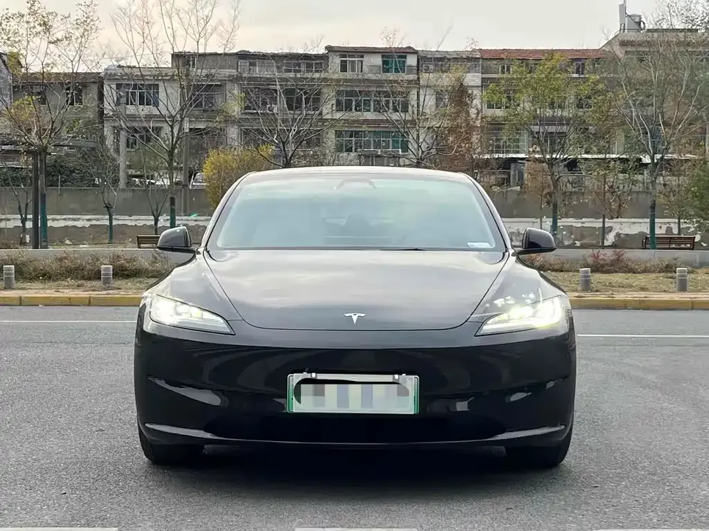 Tesla Model 3 — фото 7