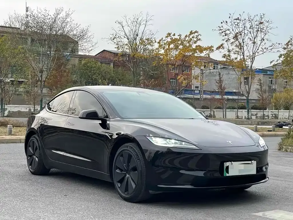 Tesla Model 3 — фото 10