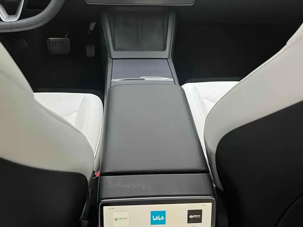Tesla Model 3 — фото 2