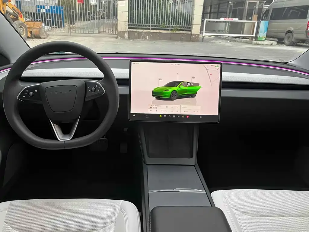 Tesla Model 3 — фото 5