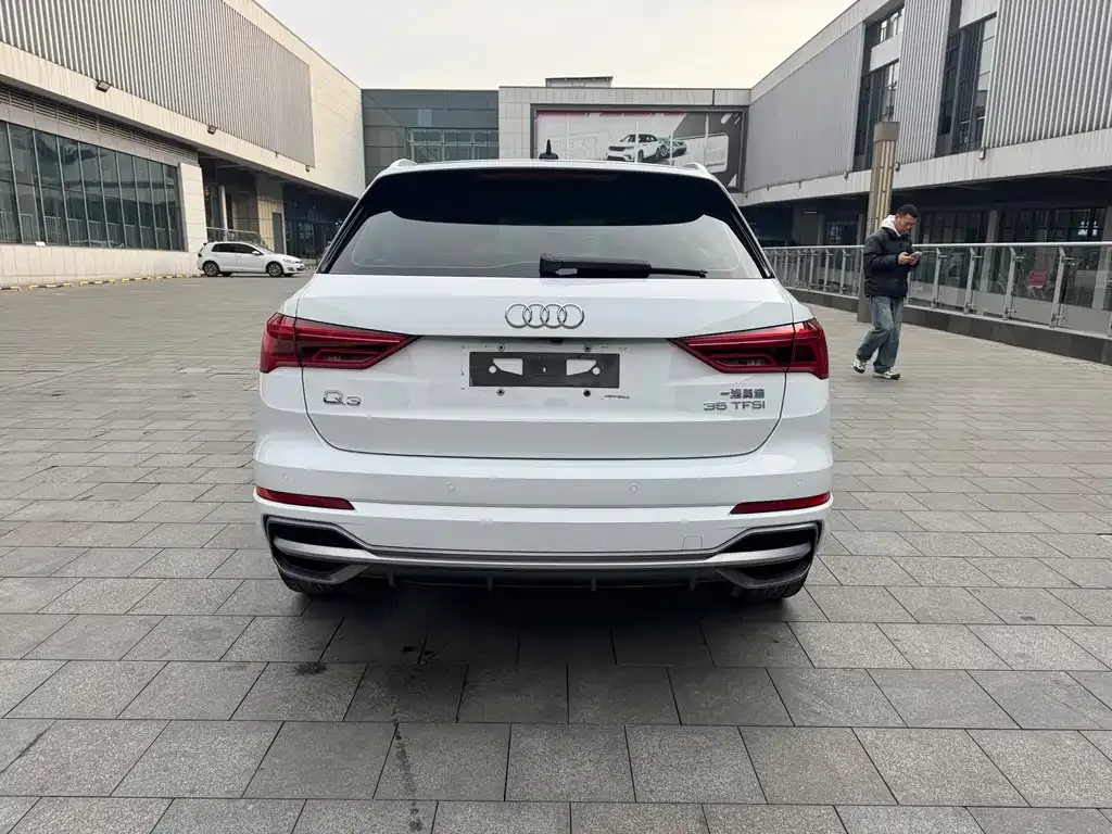 Audi Q3 — фото 8